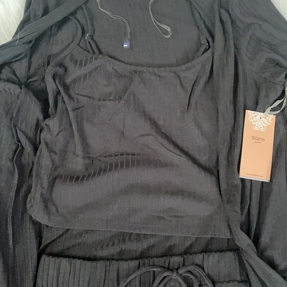Black Long Sleeve Ribbed Cardigan Camisole Top & High Rise Short 3-Piece Set - Picture 6 of 8